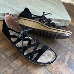 Naot Yarrow Black Leather Nubuck Ghillie Lace Up Sandals Women Sz EU 40/US 9-9.5